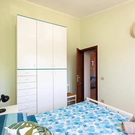 Sea View - Cozy Apartment With Parking Space San Teodoro  Exterior photo